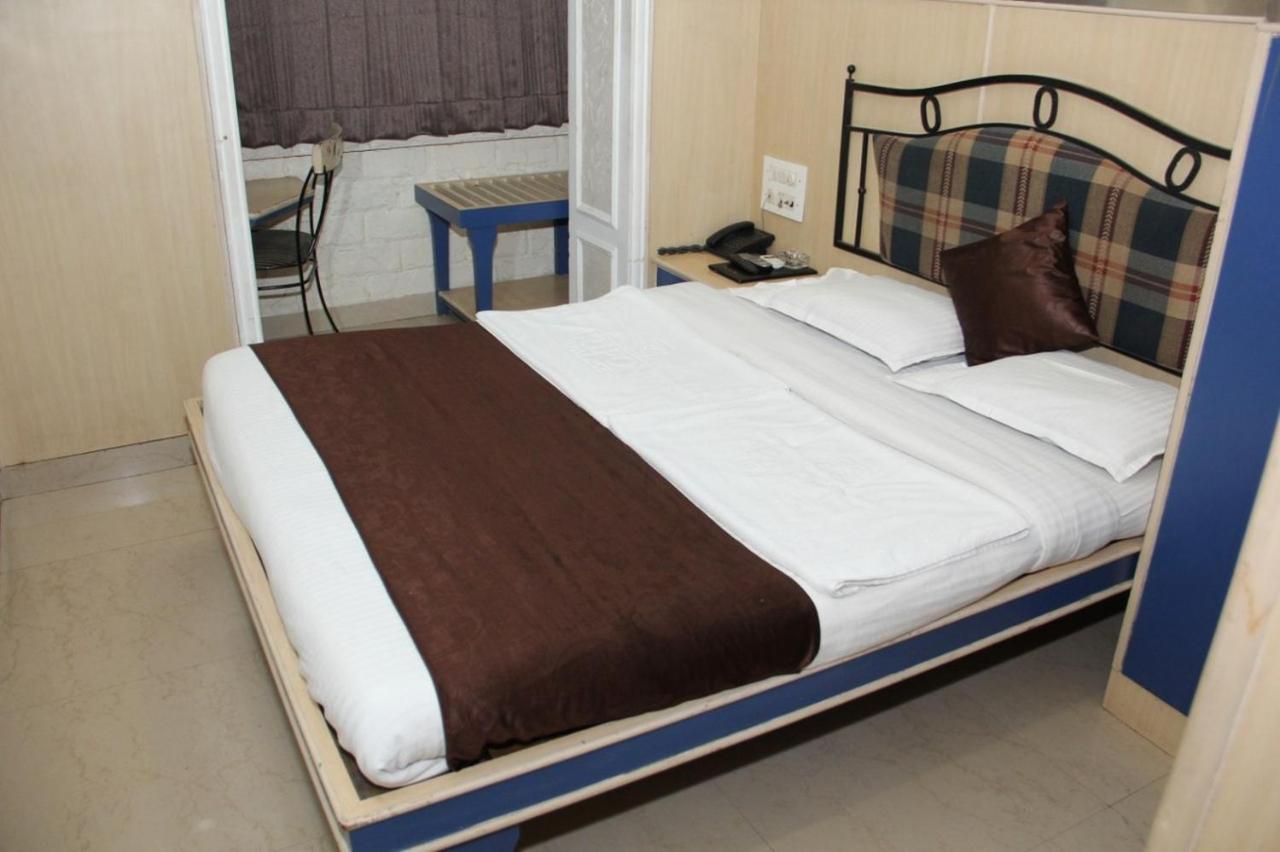 Hotel Ripon Palace Mumbai Bagian luar foto