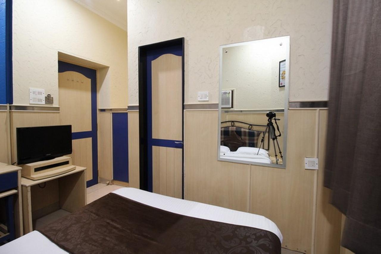Hotel Ripon Palace Mumbai Bagian luar foto